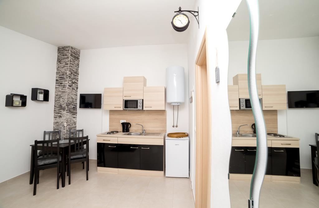 Apartments Zara Petrcane Buitenkant foto